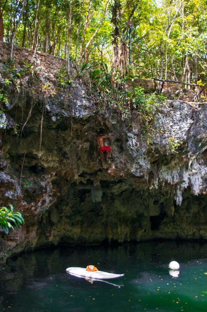 Escalada en cenote Blanca Flor, Quintana Roo.