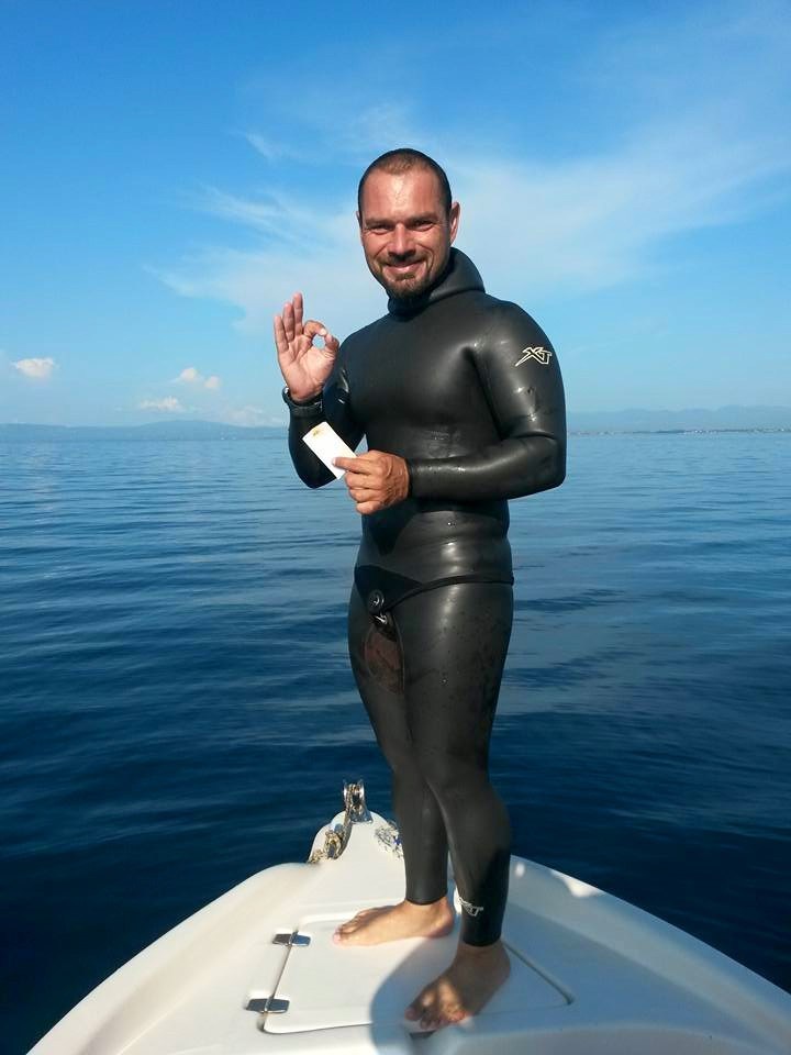 Campeón de buceo libre Stavros Kastrinakis