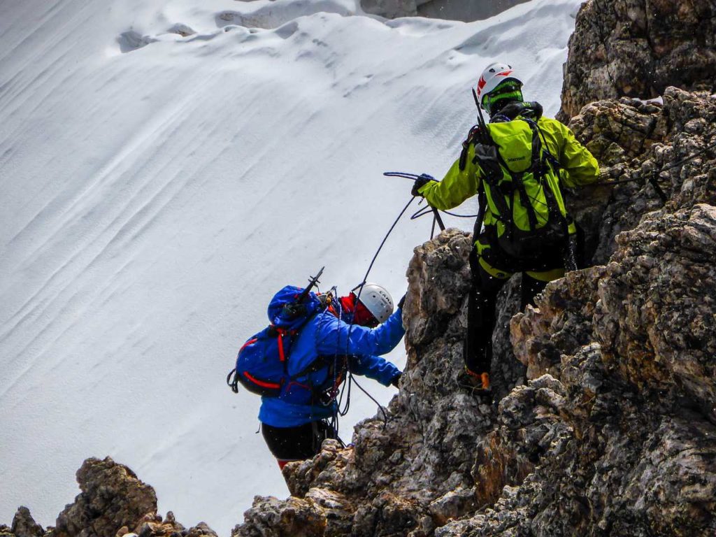 Las montañas son un medio riesgoso, por eso es ideal tener un seguro de deportes de montaña