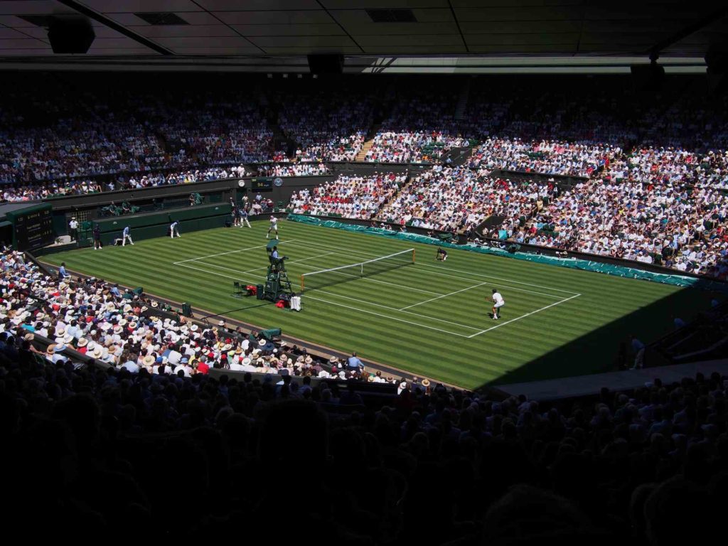 Las canchas de pasto artifical están aprobadas por las reglas del tenis