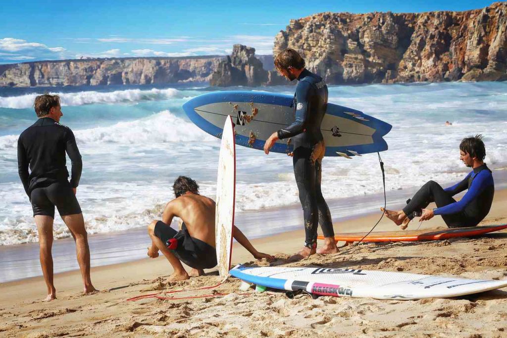 El seguro para deportes de riesgo de Journey Sports te protege en surf