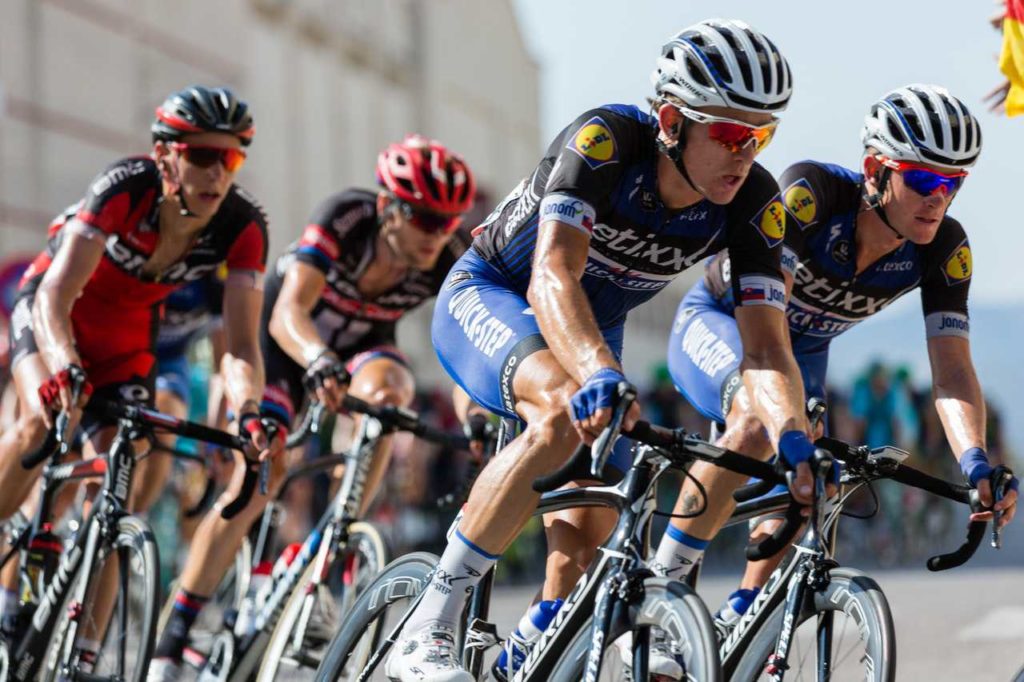 Según la psicología del deporte, los ciclistas que practican en grupo se desempeñan mejor que los que no lo hacen