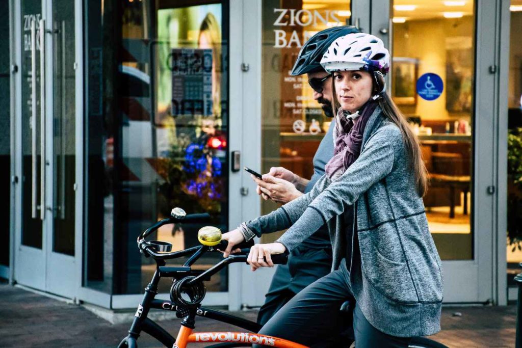 Cascos bicicleta mujer  Comprar casco de mujer para bici - Bromont Biking
