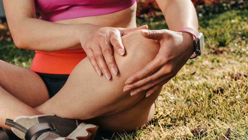 Síntomas de las lesiones deportivas de rodilla: dolor e inflamación