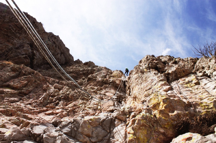 Fotos escalando el monolito más grande del mundo