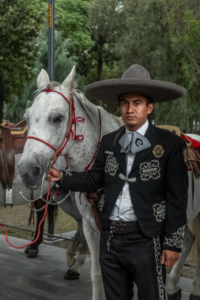 Uniforme reglamentario del charro