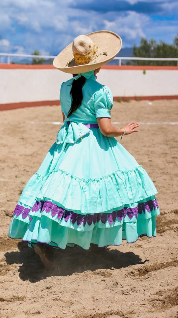 Uniformes reglamentarios de las escaramuzas