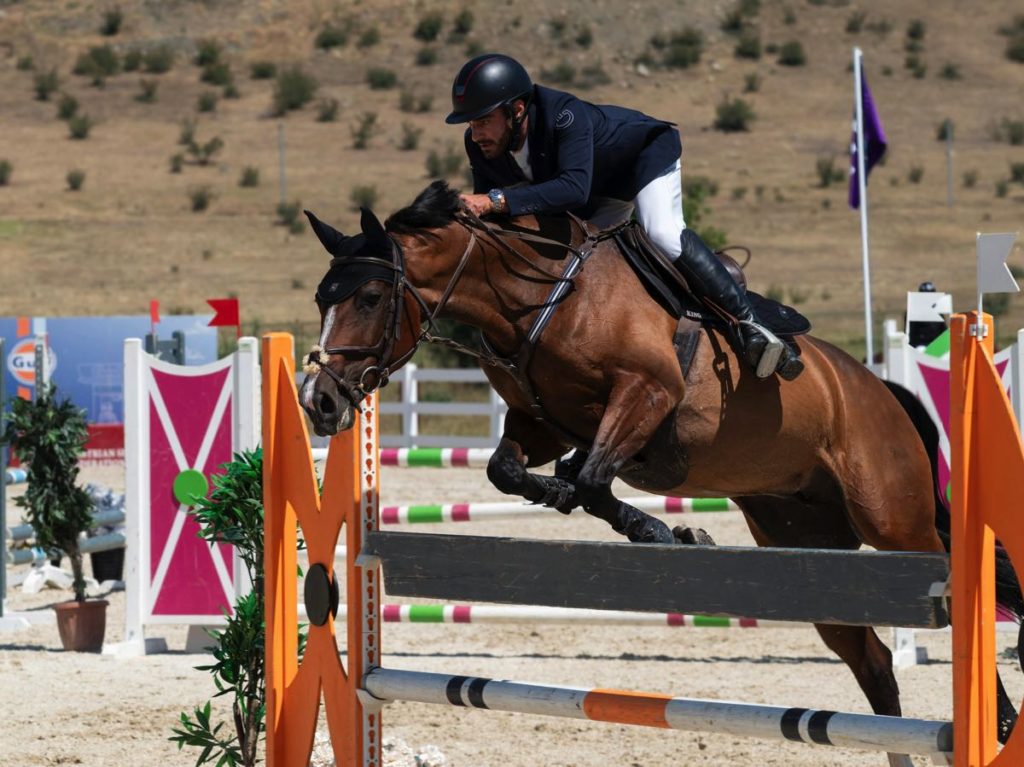 seguro para caballos deportivos de Journey Sports y GNP