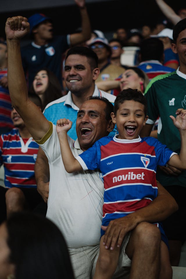 Familia viendo el Mundial 2026