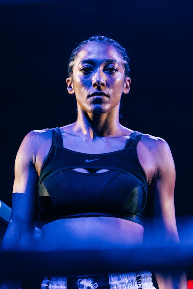 Uniforme reglamentario para las mujeres en el muay thai